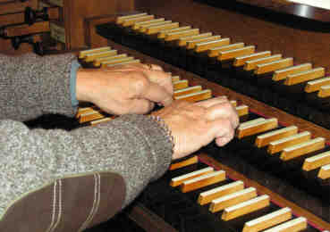 Orgue st Maximin Thionville : mains d'artiste