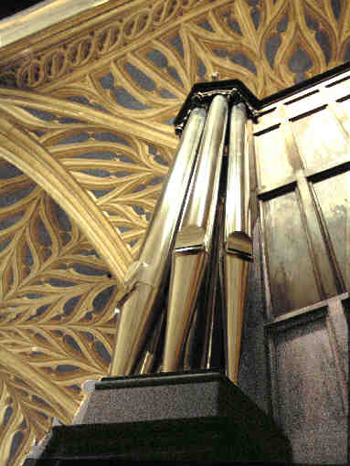 orgue cathdrale de Chambry, tuyaux sur peinture en trompe l'oeil
