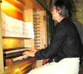 L'organiste remplit son rle en concertation